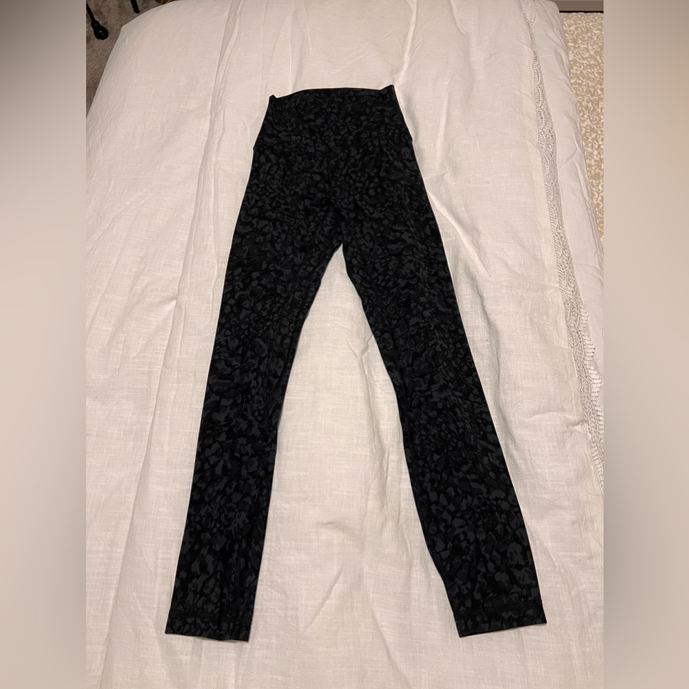 Lululemon Align Pant 28" in Wild Thing Camo Deep Coal Multi - Women's 2 - Picture 7 of 10